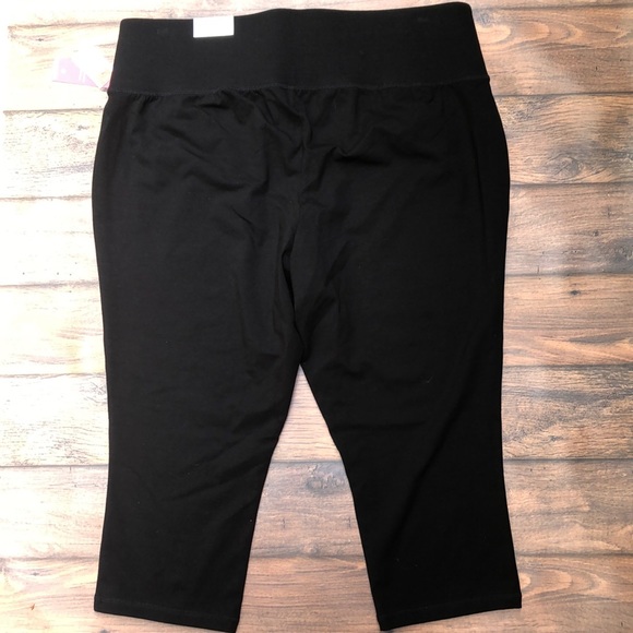 Livi by Lane Bryant Capri Legging - Picture 2 of 4